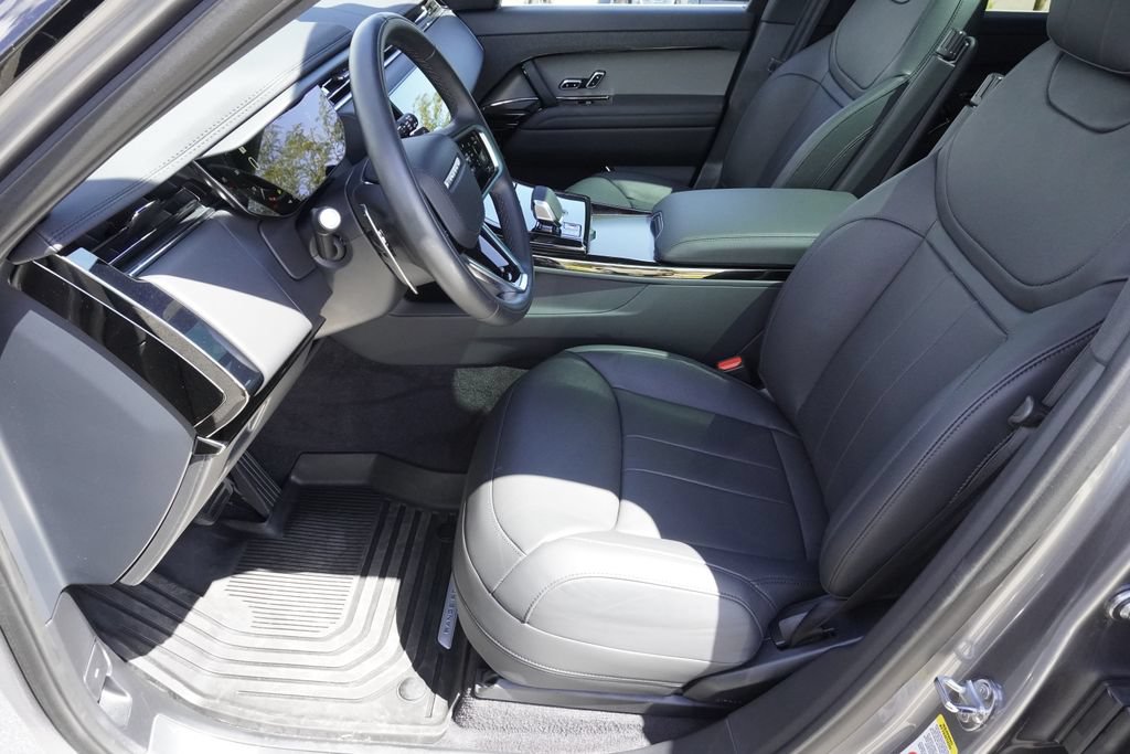 Used 2025 Land Rover Range Rover Sport SE AWD/4WD image 19