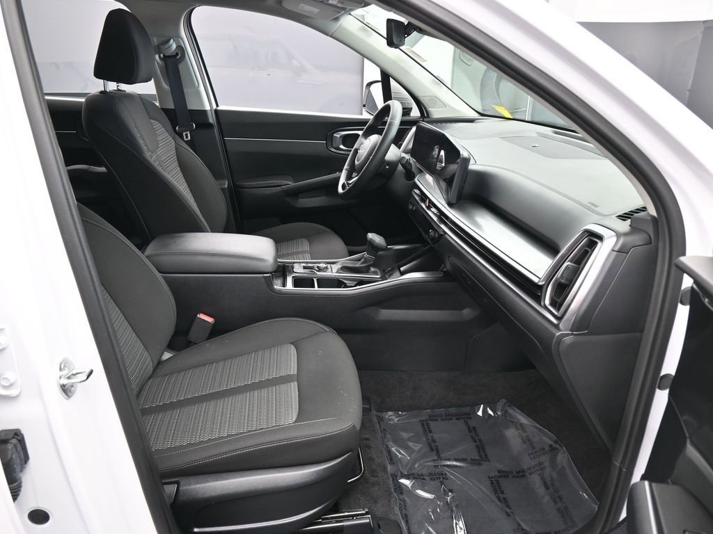 Used 2025 Kia Sorento LX image 38