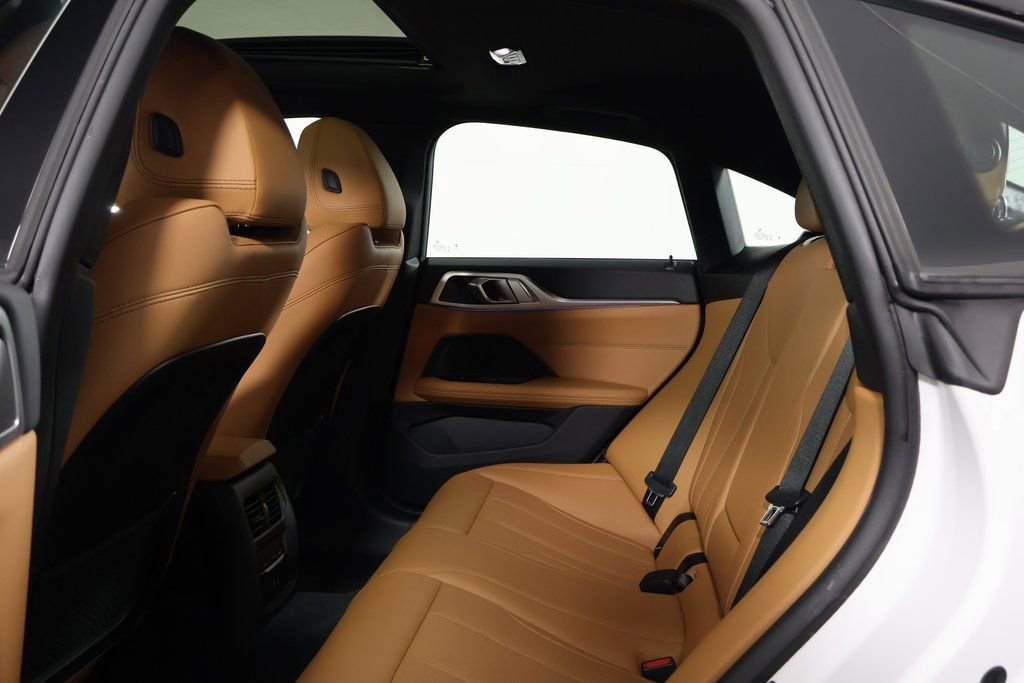 Used 2023 BMW i4 eDrive35 image 11