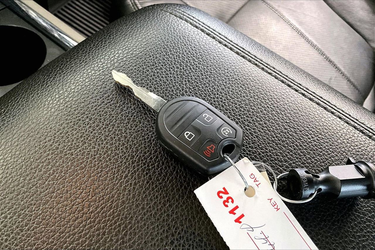 Used 2015 Ford F350 Lariat w/ Lariat Ultimate Package image 19