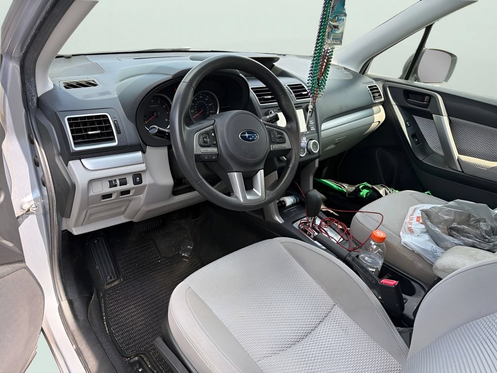 Used 2017 Subaru Forester 2.5i AWD/4WD image 3
