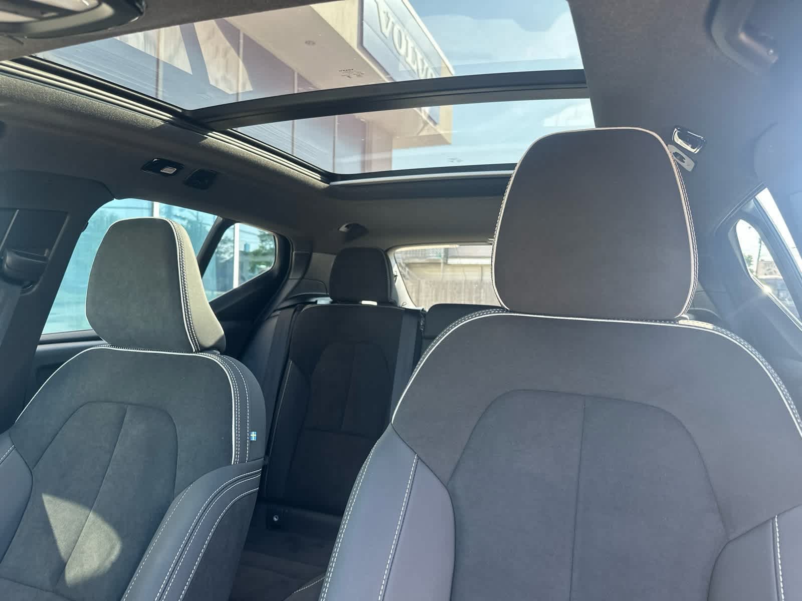 Used 2026 Volvo XC40 B5 Ultra w/ Protection Package Premier AWD/4WD image 7