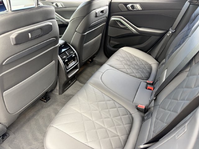 Used 2026 BMW X6 M60i AWD/4WD image 17