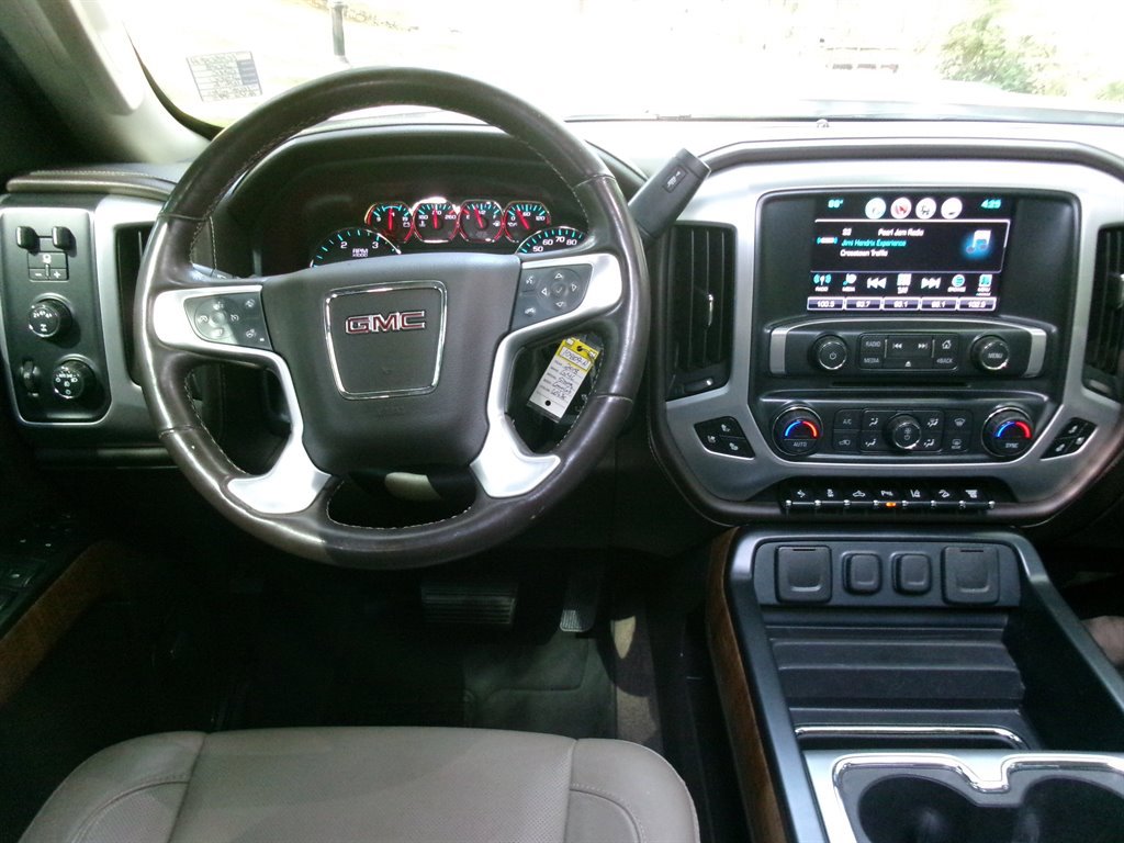 Used 2018 GMC Sierra 2500 SLT w/ Duramax Plus Package AWD/4WD image 17