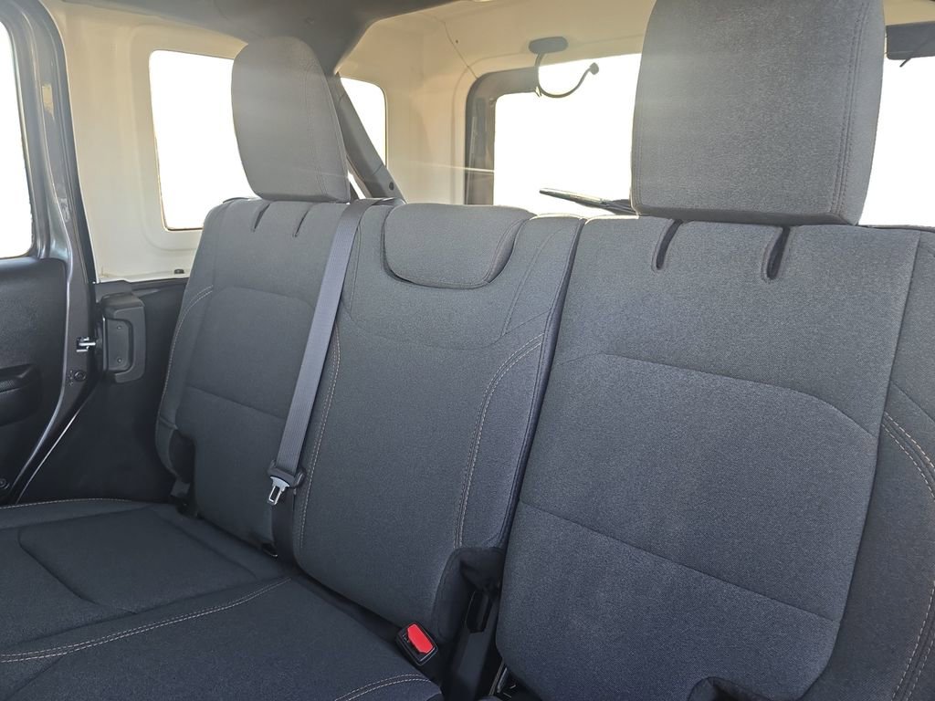 Used 2024 Jeep Wrangler Willys image 15