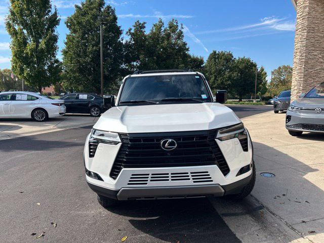 Used 2024 Lexus GX 550 AWD/4WD image 2