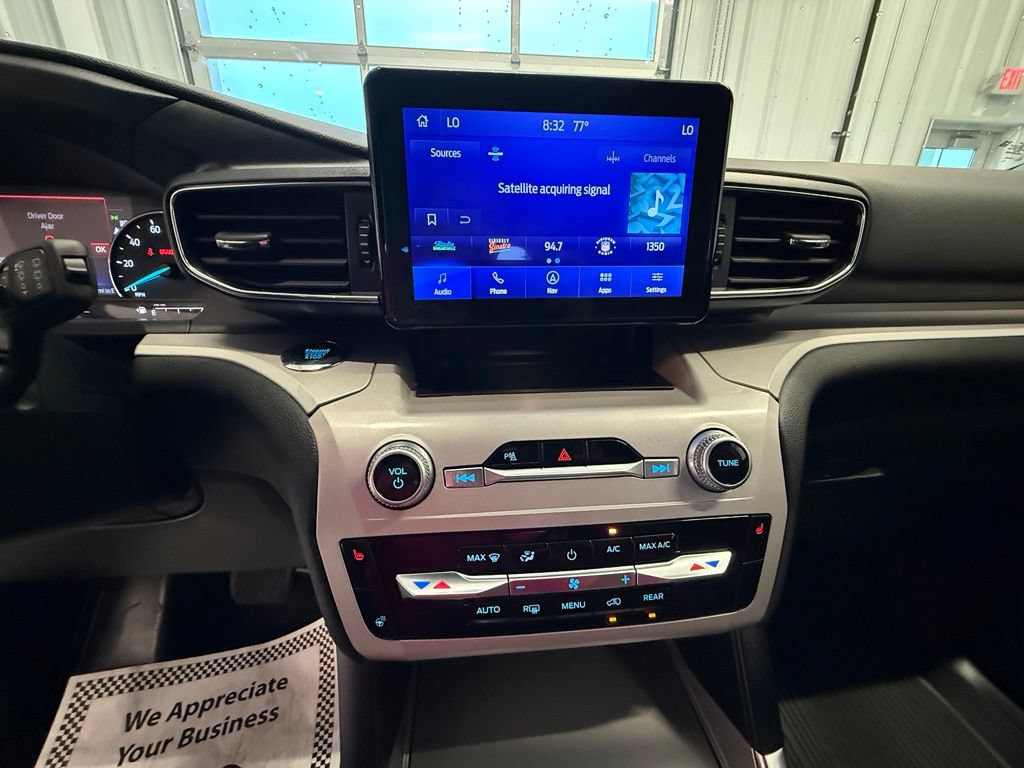 Used 2023 Ford Explorer XLT w/ Equipment Group 202A AWD/4WD image 32