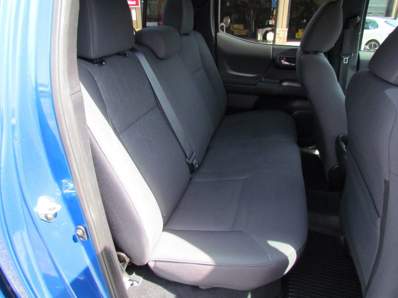 Used 2017 Toyota Tacoma TRD Sport image 15