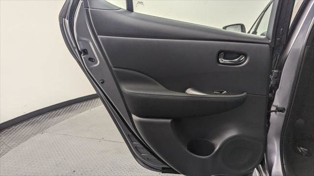 Used 2022 Nissan Leaf S image 14