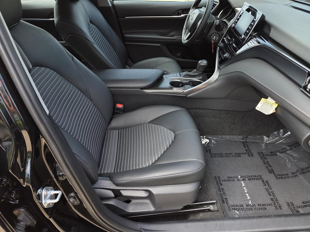 Used 2023 Toyota Camry SE FWD image 31