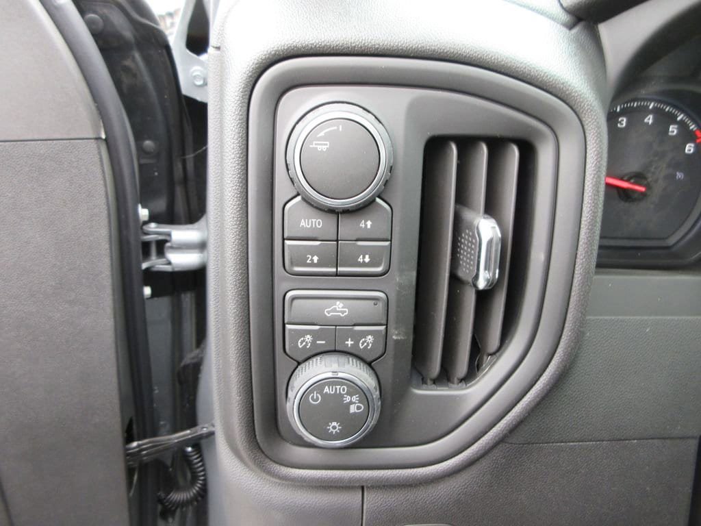 New 2026 Chevrolet Silverado 1500 Custom Trail Boss w/ LPO, Dark Essentials Package image 24