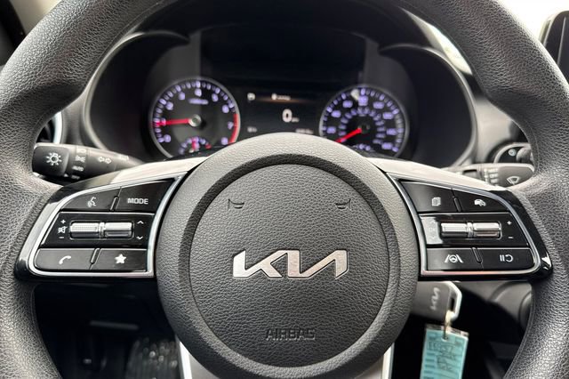 Used 2023 Kia Forte LXS w/ LXS Technology Package FWD image 34