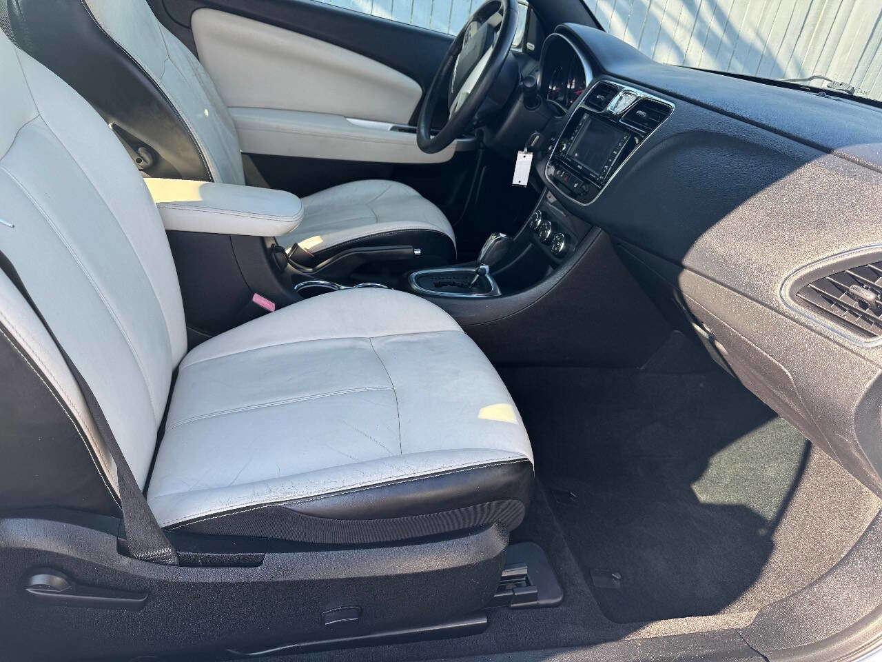 Used 2012 Chrysler 200 Limited image 9