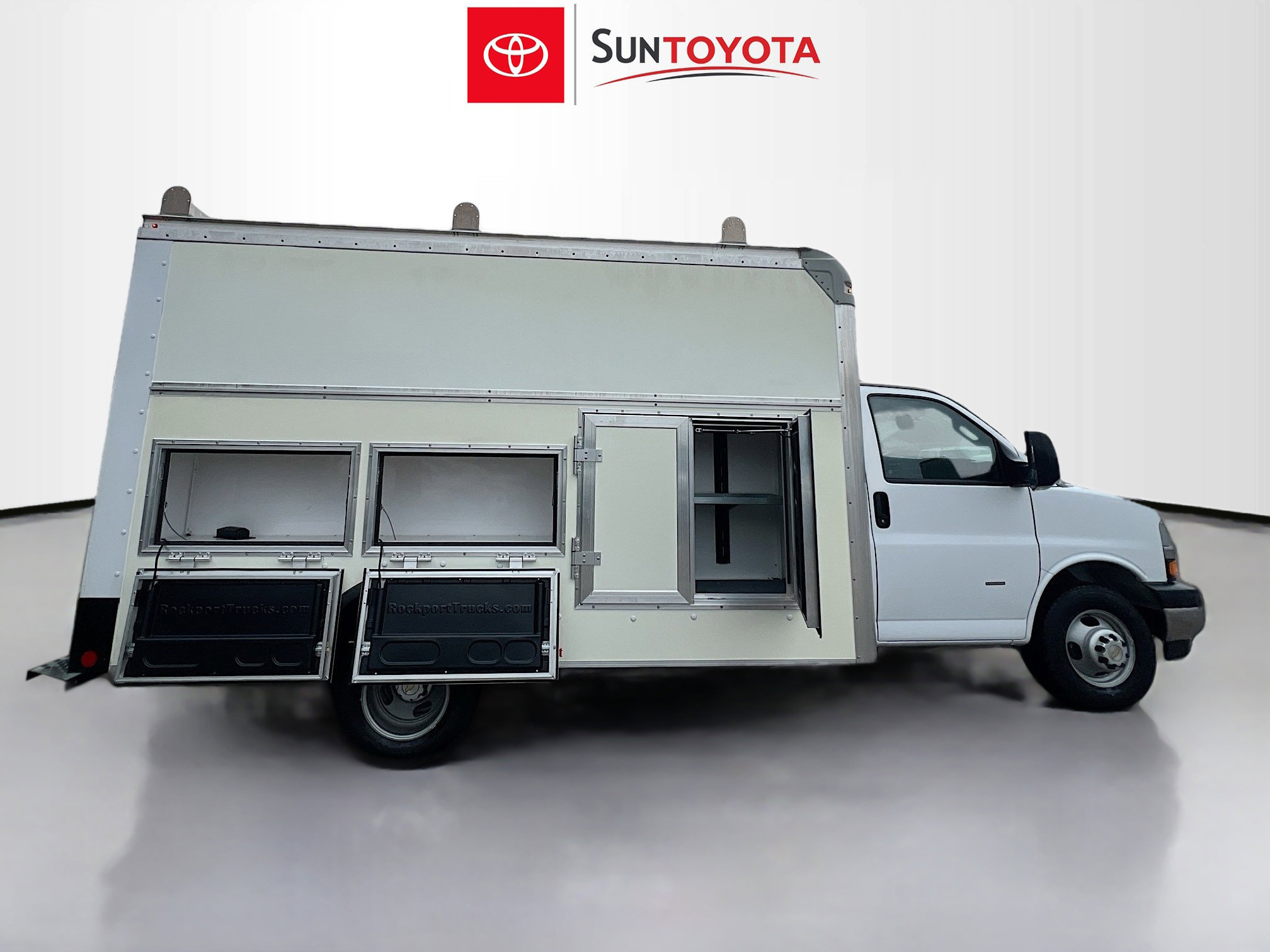 Used 2022 Chevrolet Express 3500 w/ Power Convenience Package image 39