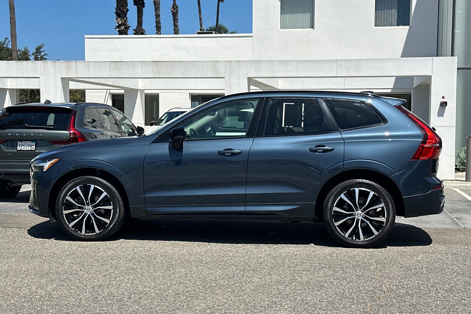 Certified 2023 Volvo XC60 B5 Plus w/ Climate Package FWD image 7