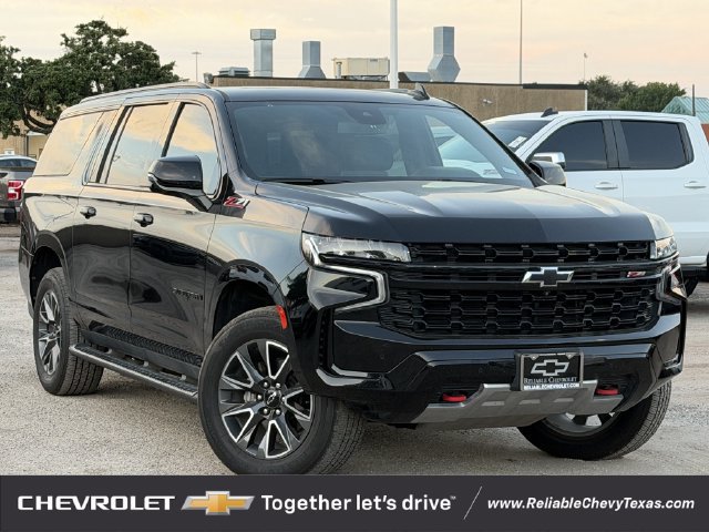 Used 2023 Chevrolet Suburban Z71 w/ Luxury Package AWD/4WD image 2