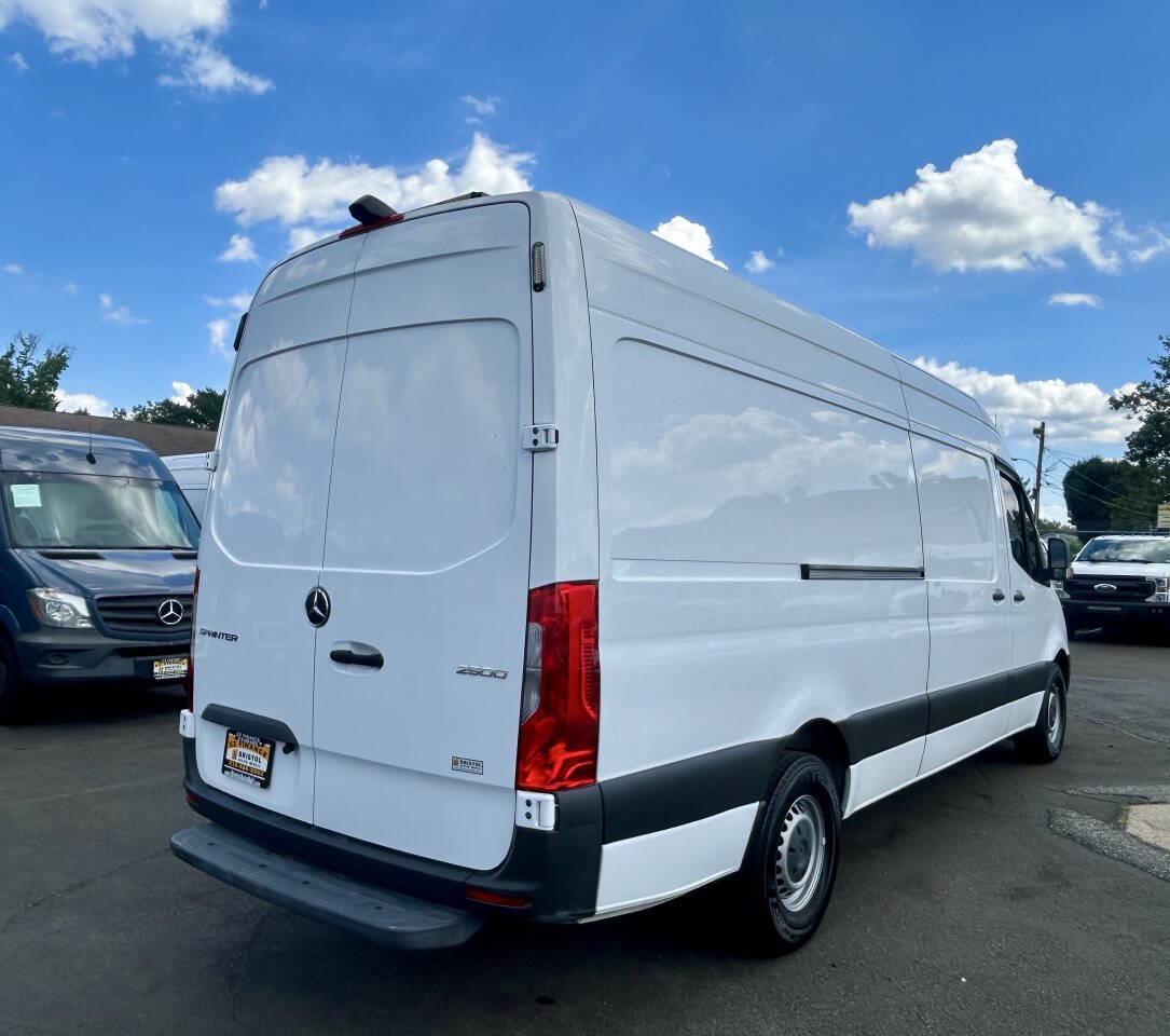Used 2021 Mercedes-Benz Sprinter 2500 image 5