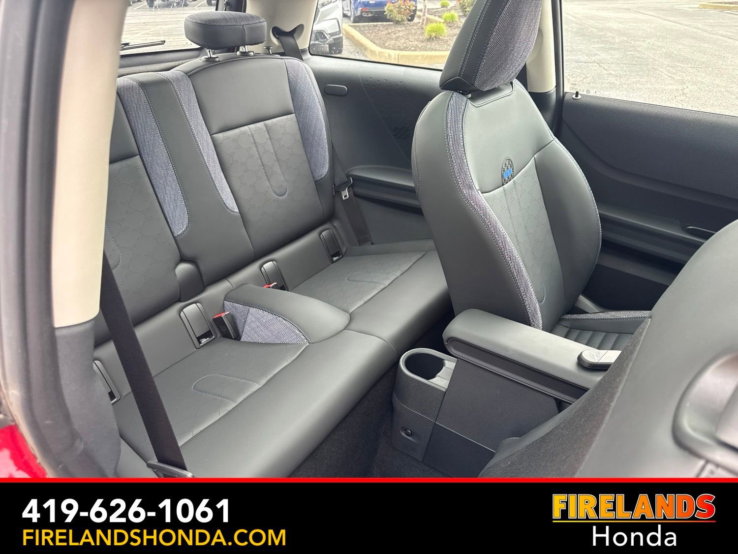 Used 2025 MINI Cooper 2-Door Hardtop FWD image 32