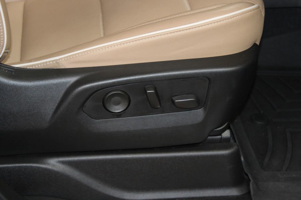 Used 2021 Chevrolet Tahoe Premier w/ Premium Package AWD/4WD image 27