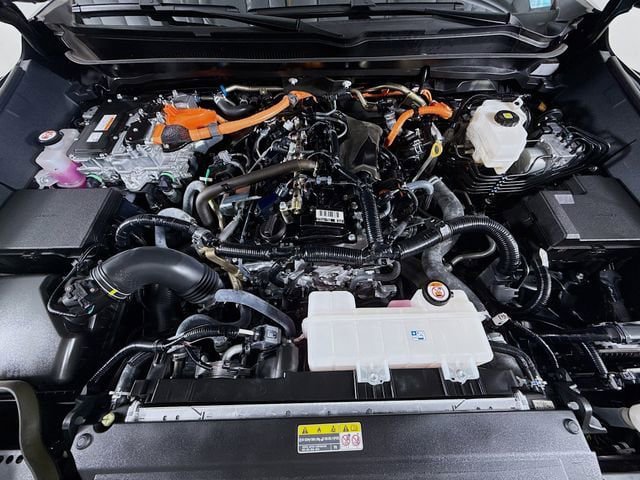 Certified 2025 Toyota Tacoma TRD Off-Road AWD/4WD image 29