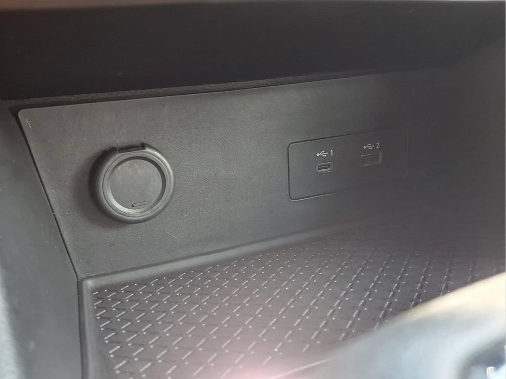 Used 2024 Nissan Pathfinder SV FWD image 8