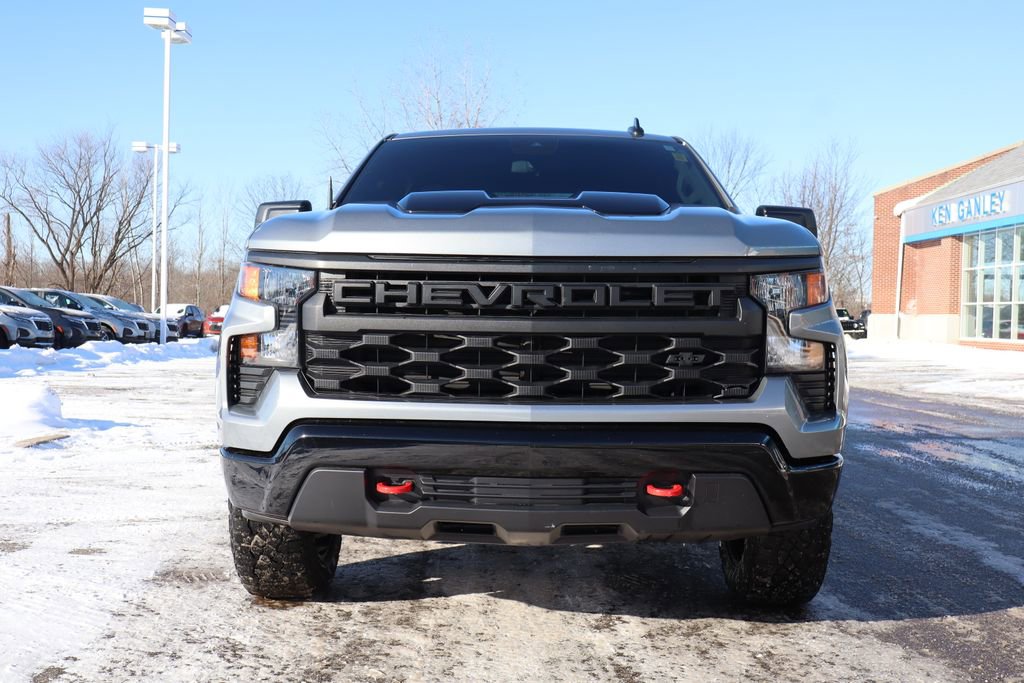 Used 2024 Chevrolet Silverado 1500 Custom Trail Boss w/ LPO, Dark Essentials Package image 7