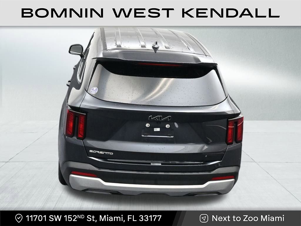 Used 2024 Kia Sorento LX image 15