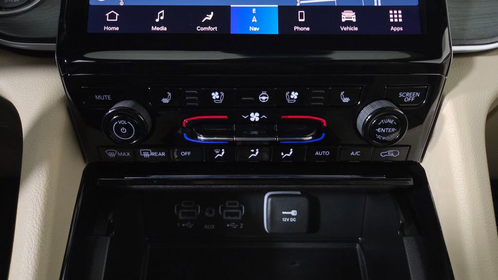 Used 2023 Jeep Grand Cherokee Limited w/ Luxury Tech Group II AWD/4WD image 27