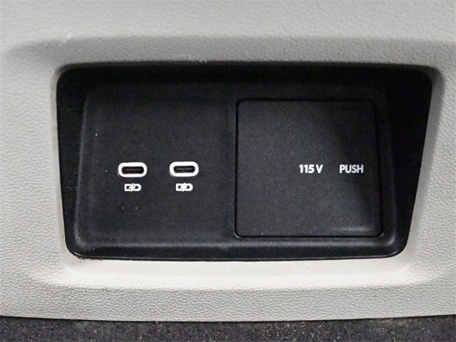 Used 2024 Volkswagen Atlas SE image 18