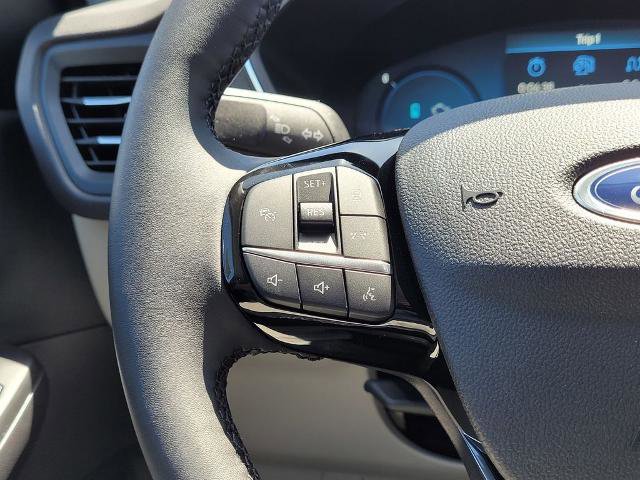 New 2025 Ford Escape SE w/ PHEV Premium Package image 17