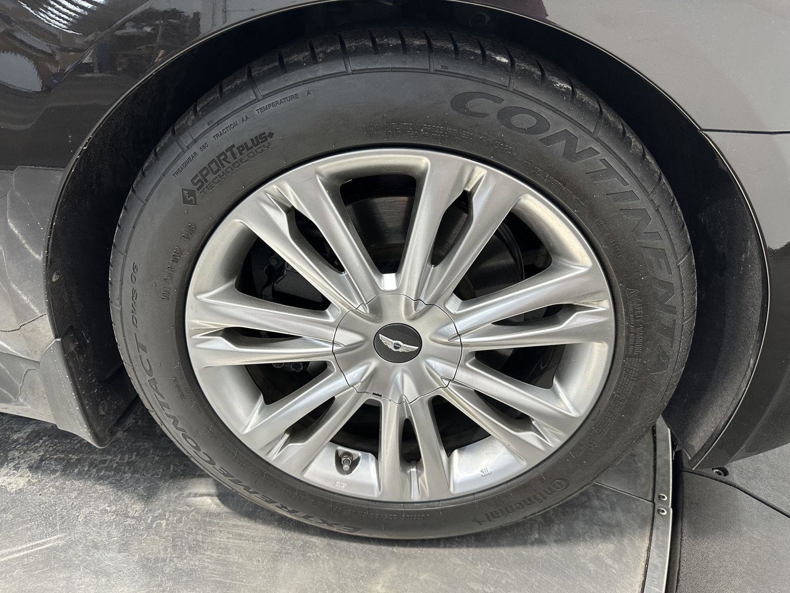 Used 2013 Hyundai Genesis 3.8 w/ Technology Pkg image 12