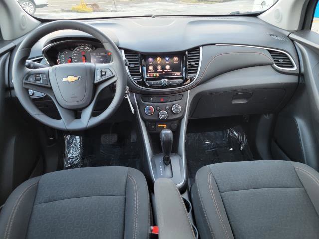 Used 2022 Chevrolet Trax LS w/ Tint and Cruise Package image 10