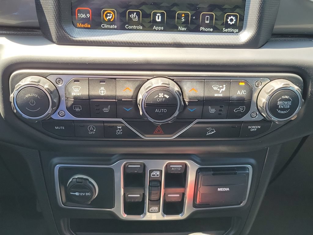 Used 2018 Jeep Wrangler Unlimited Sahara AWD/4WD image 21