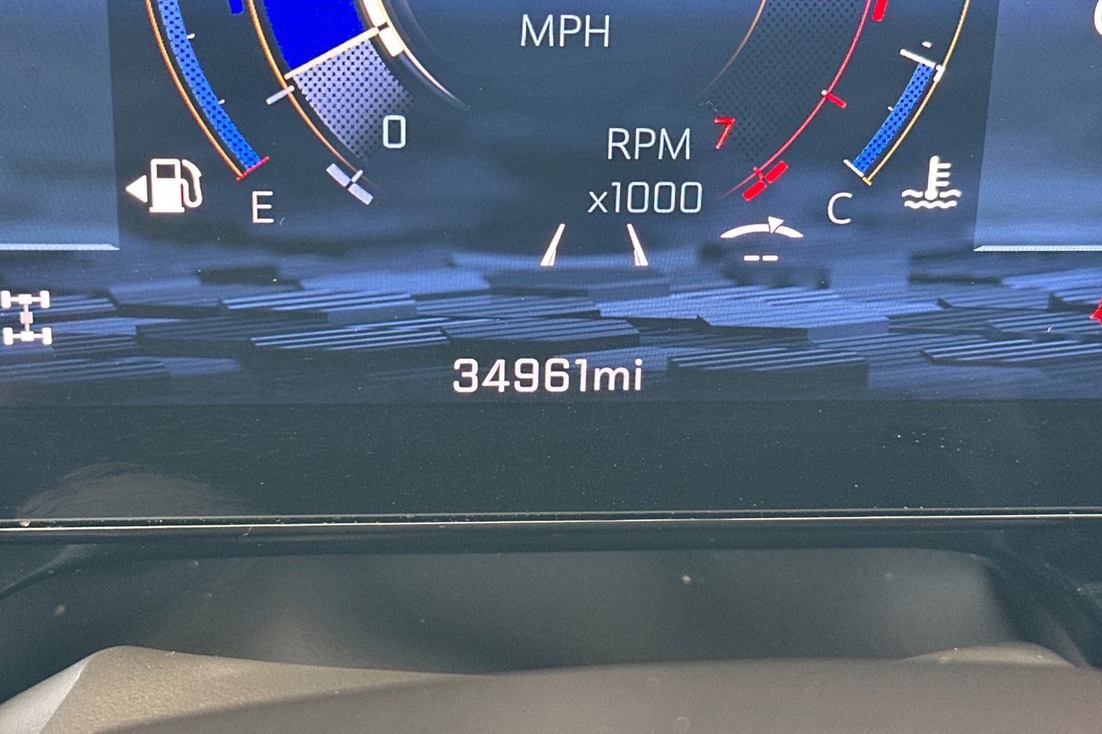 Used 2025 Chevrolet Suburban Z71 AWD/4WD image 26