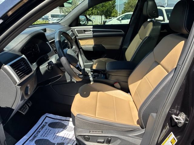 Used 2022 Volkswagen Atlas Cross Sport SEL R-Line AWD/4WD image 11