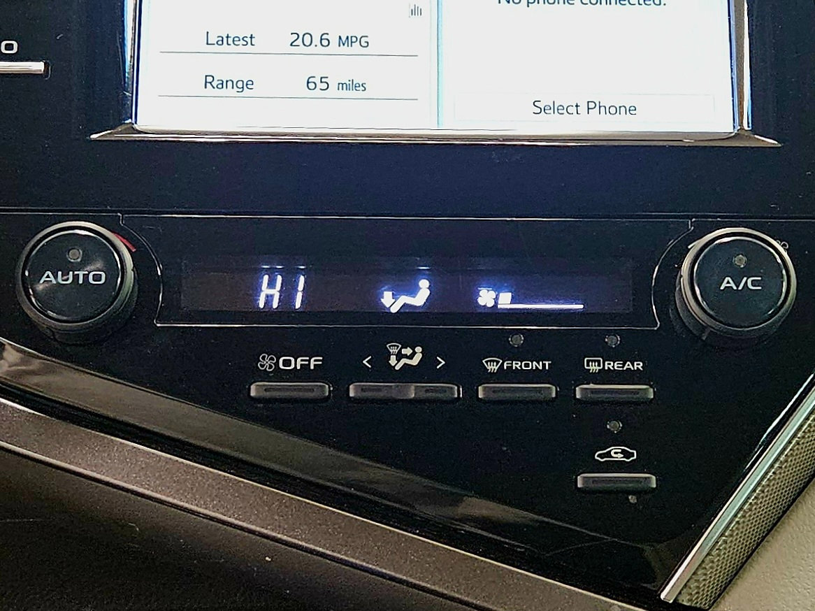 Used 2018 Toyota Camry SE image 15