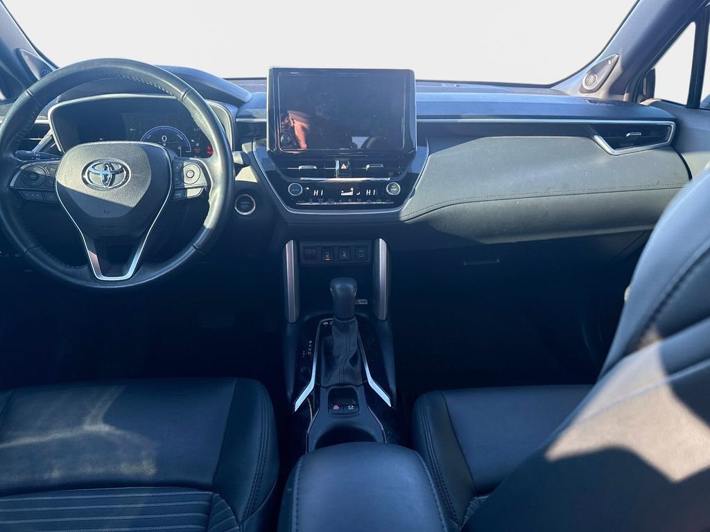 Used 2023 Toyota Corolla Cross XSE image 13