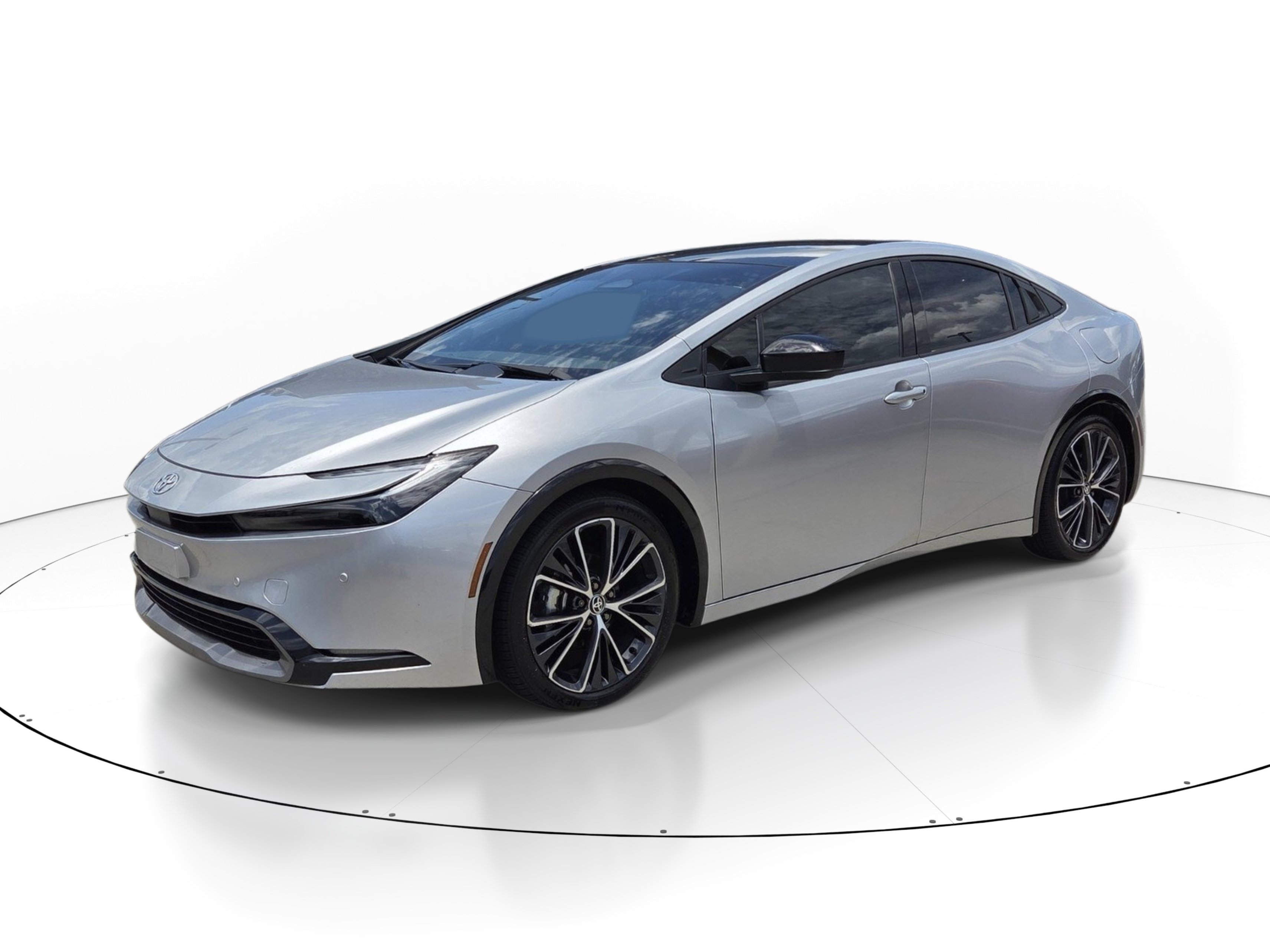 Used 2025 Toyota Prius Limited FWD image 3