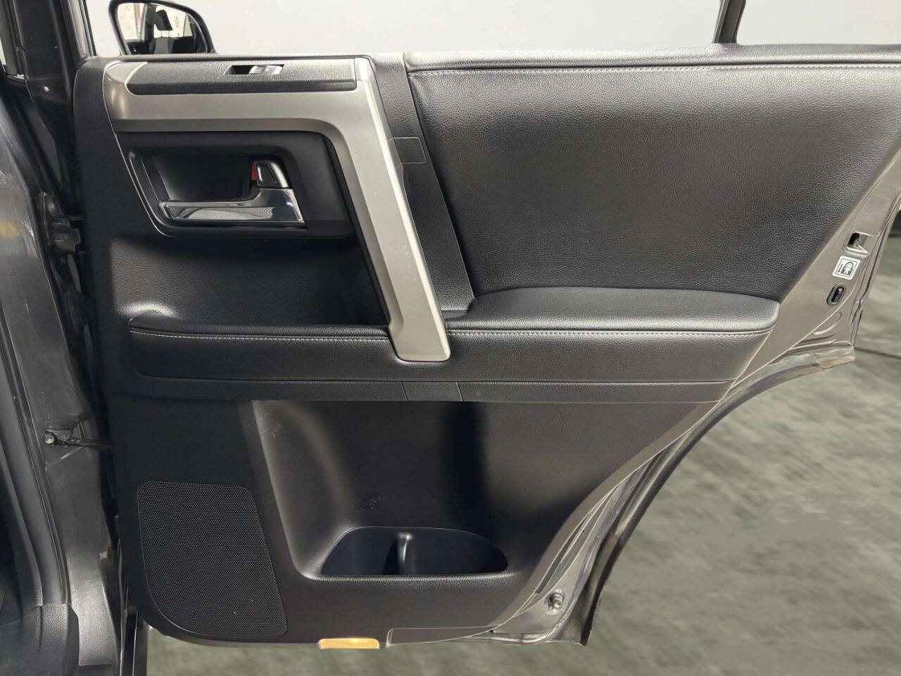 Used 2014 Toyota 4Runner SR5 image 21