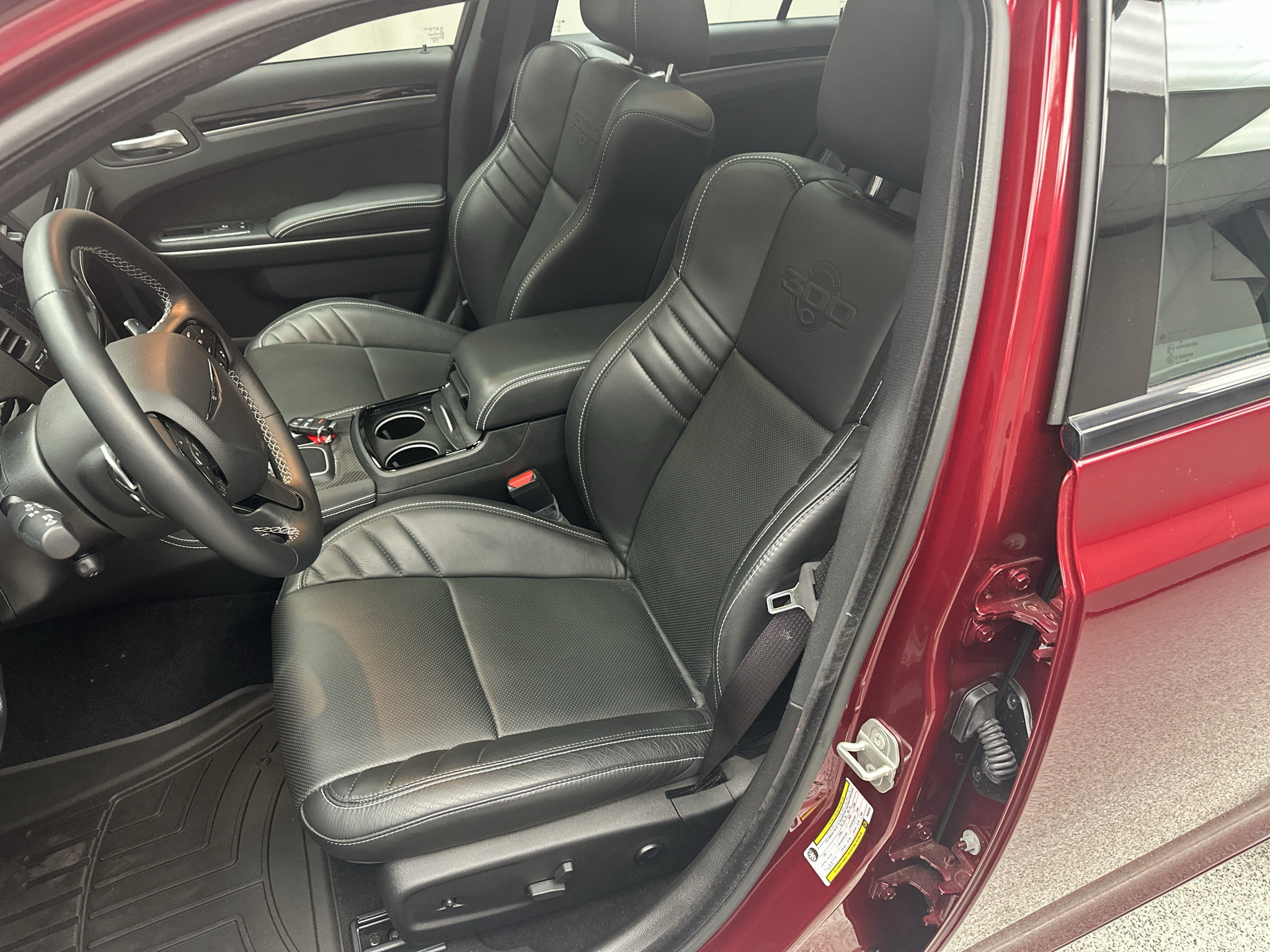 Used 2023 Chrysler 300 C RWD image 7