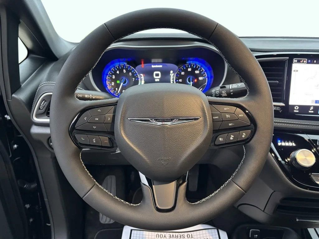 New 2026 Chrysler Pacifica Select w/ S Appearance Package AWD/4WD image 13