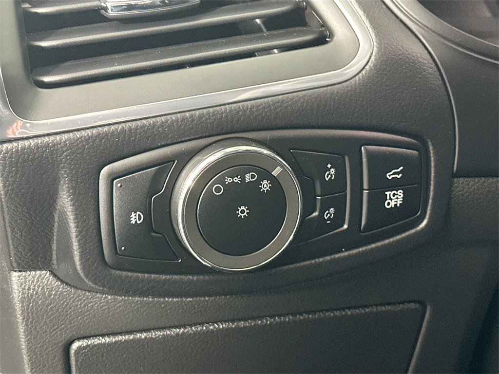 Used 2024 Ford Edge Titanium image 15
