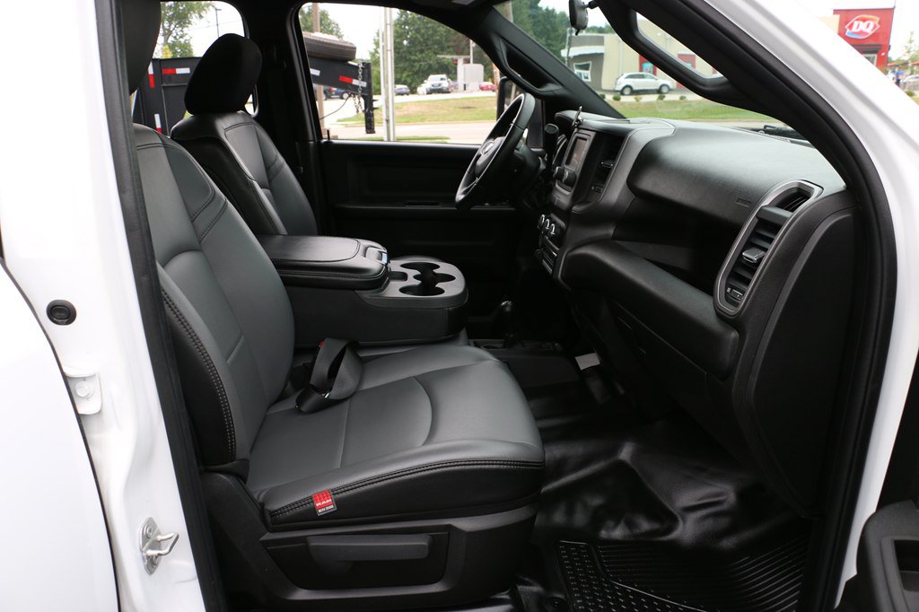 Used 2024 RAM 3500 Tradesman w/ Chrome Appearance Group AWD/4WD image 29