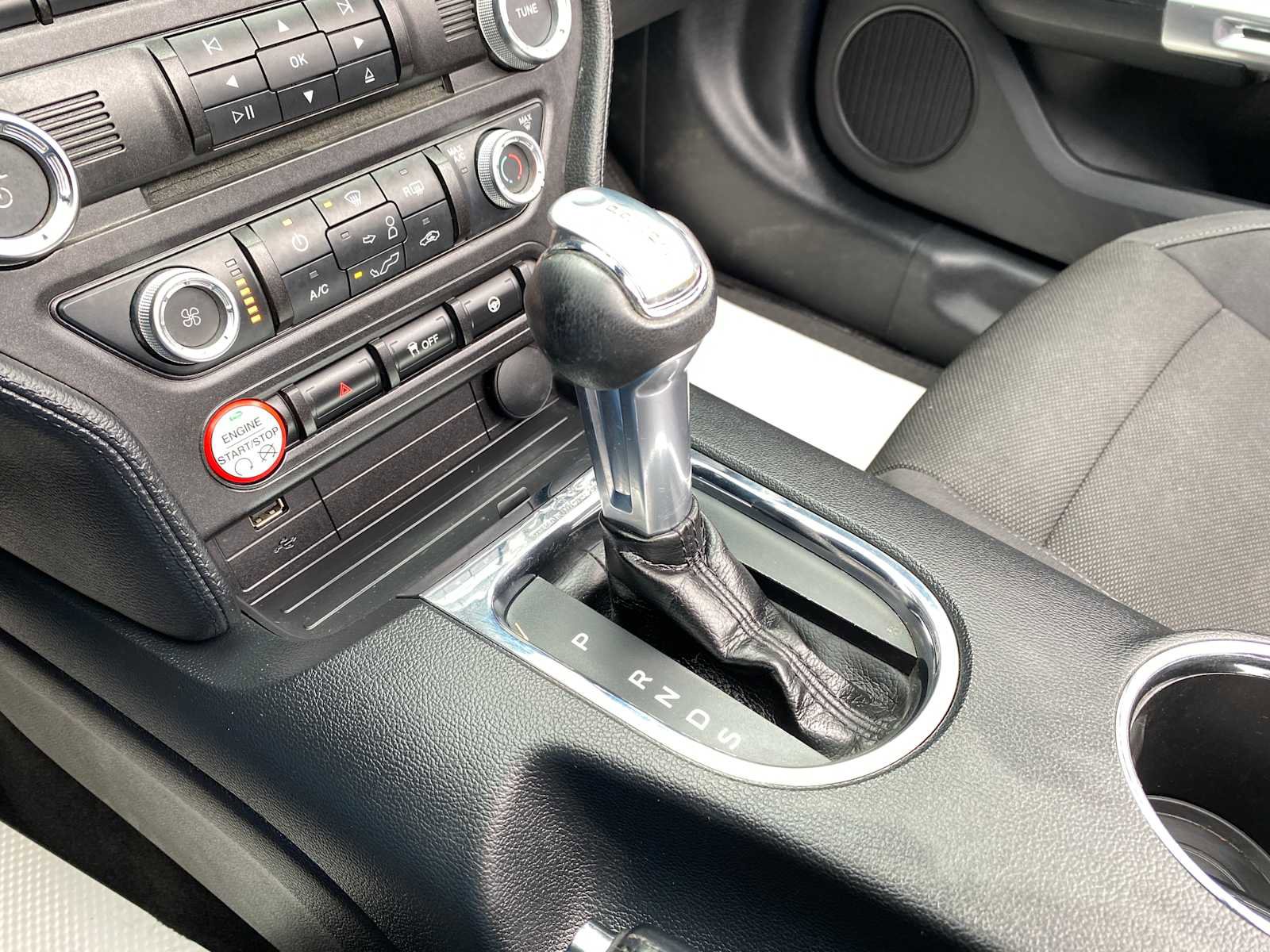 Used 2015 Ford Mustang Convertible image 20