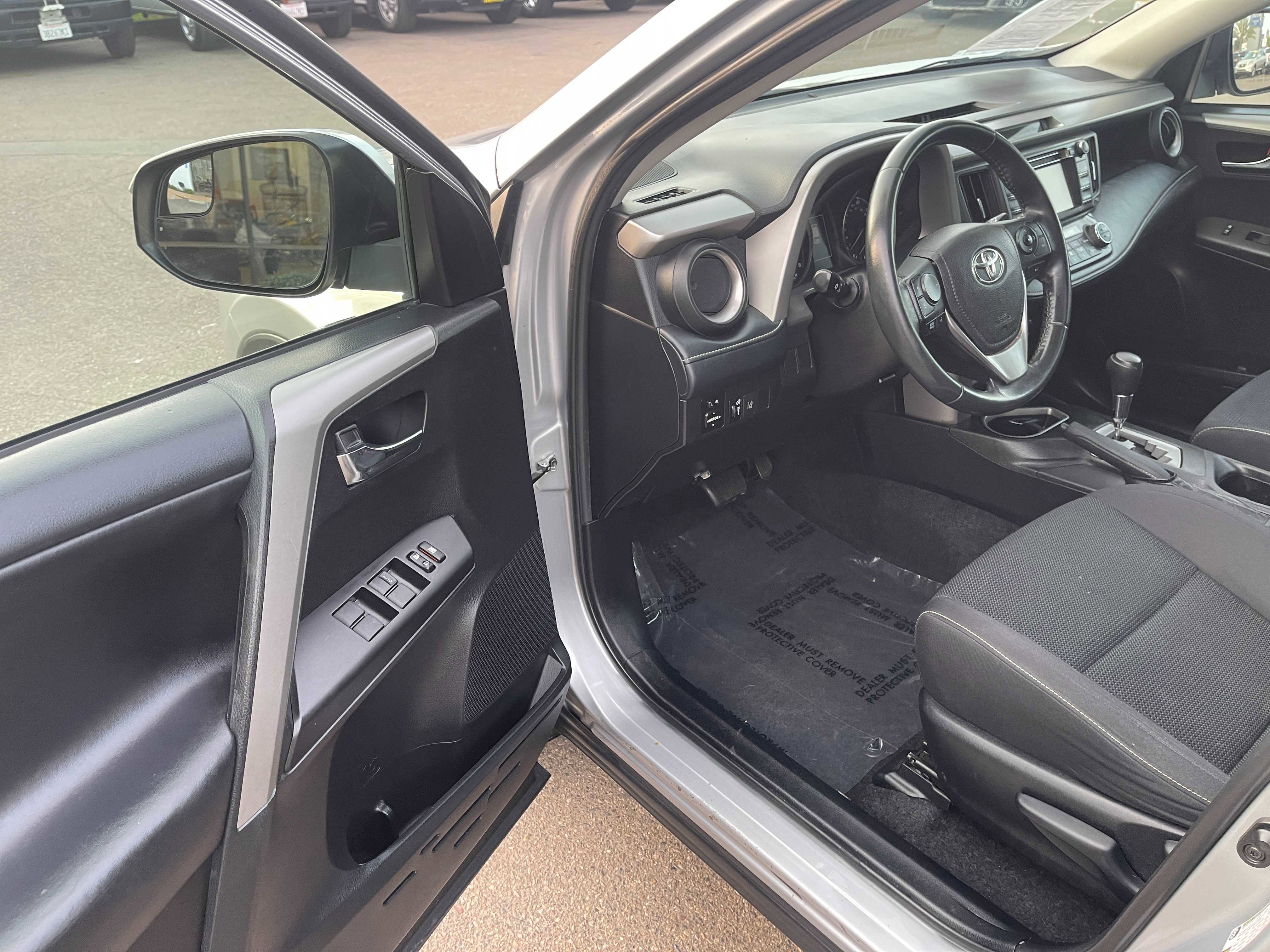 Used 2018 Toyota RAV4 XLE image 15