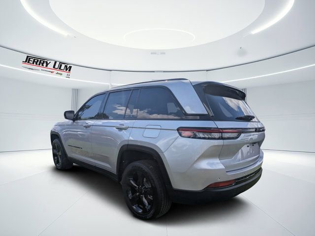 New 2025 Jeep Grand Cherokee Altitude image 5