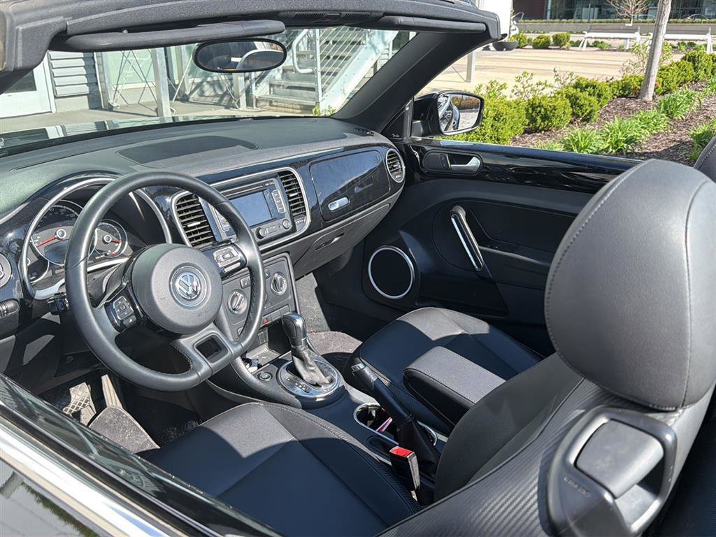 Used 2015 Volkswagen Beetle 1.8T FWD image 2