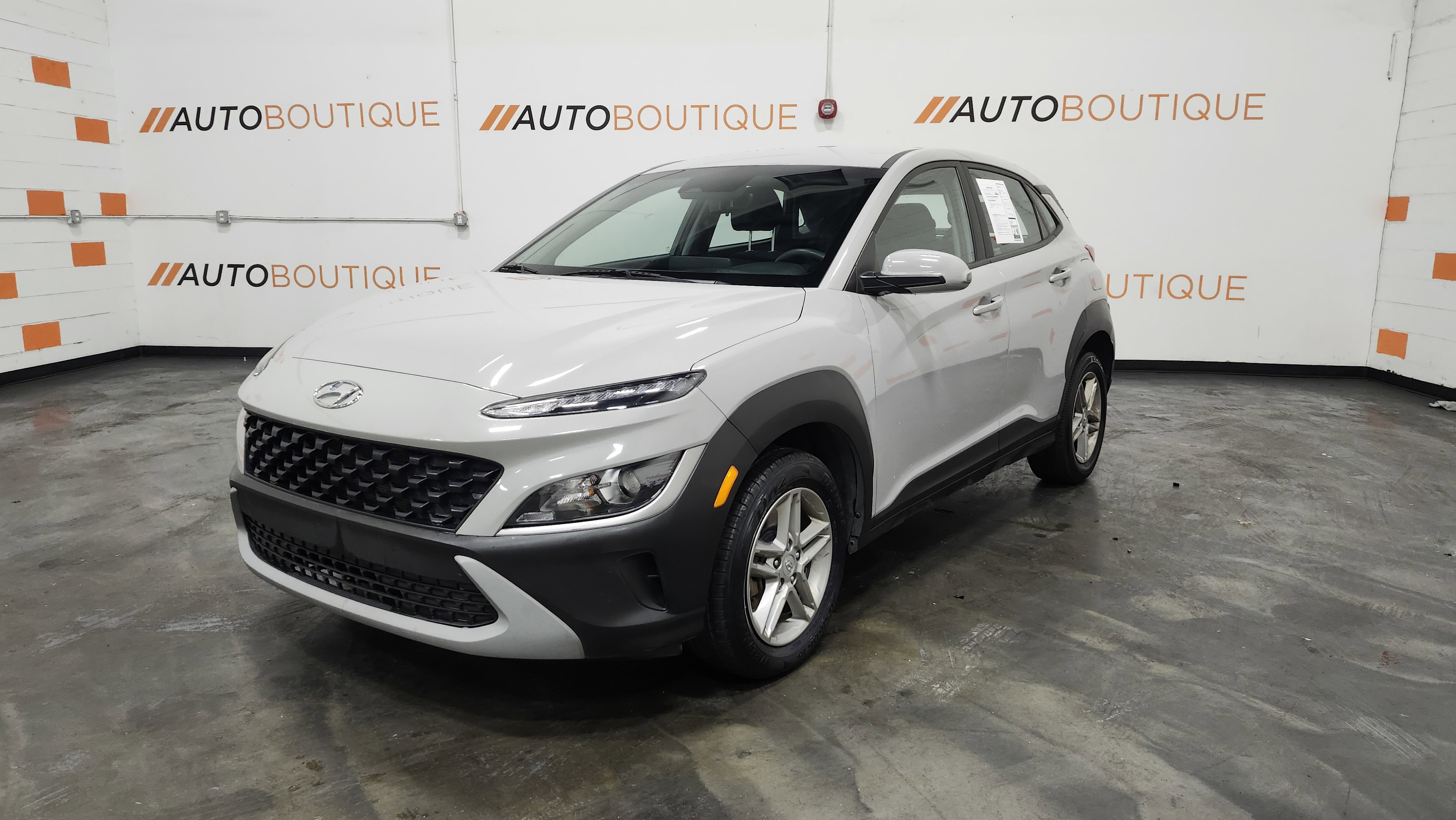 Used 2023 Hyundai Kona SE image 12