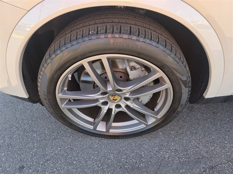 Used 2020 Porsche Cayenne S AWD/4WD image 26