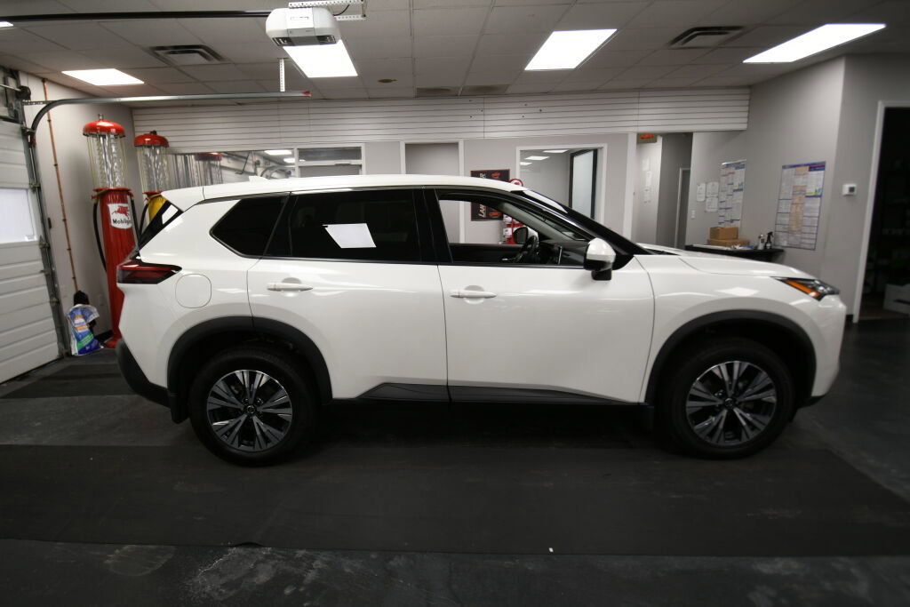 Used 2021 Nissan Rogue SV image 9
